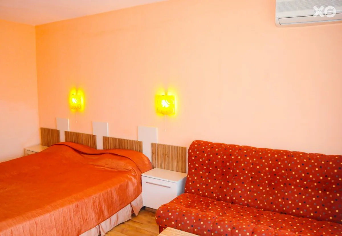 Apolis Hotel