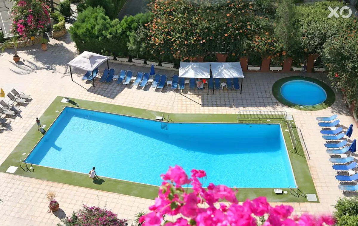 Navarria Hotel