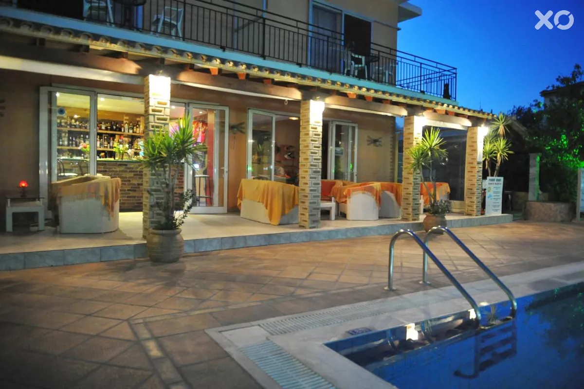 Makis Louvlis Apartments & Studios