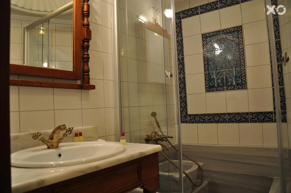 Aruna Hotel