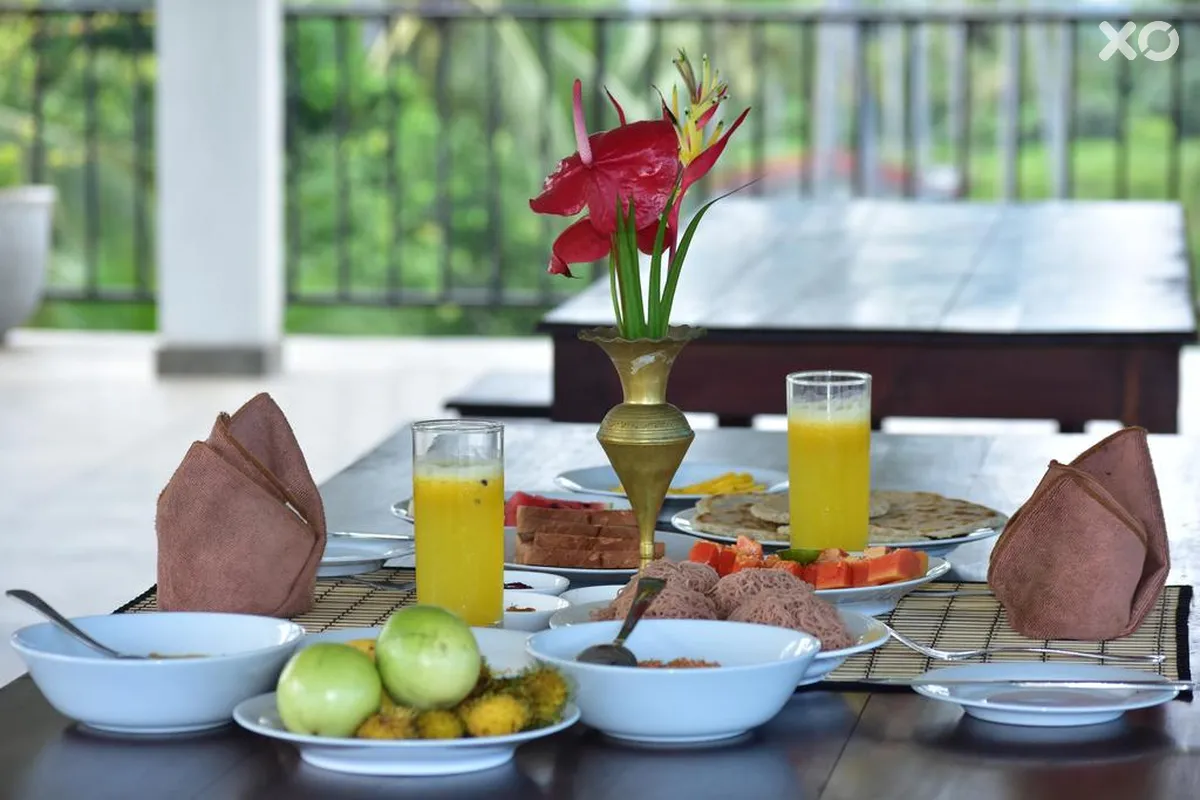 Green Almond Hotel