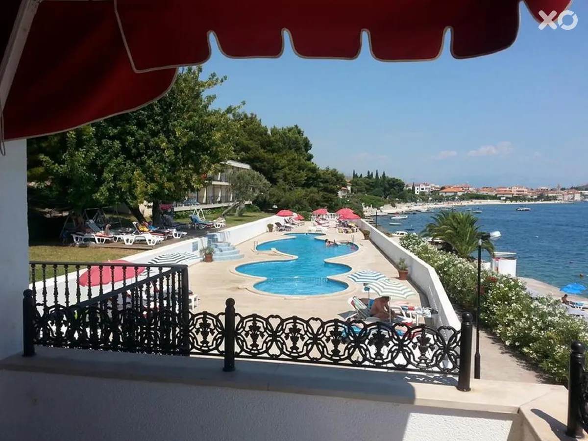 Val Hotel