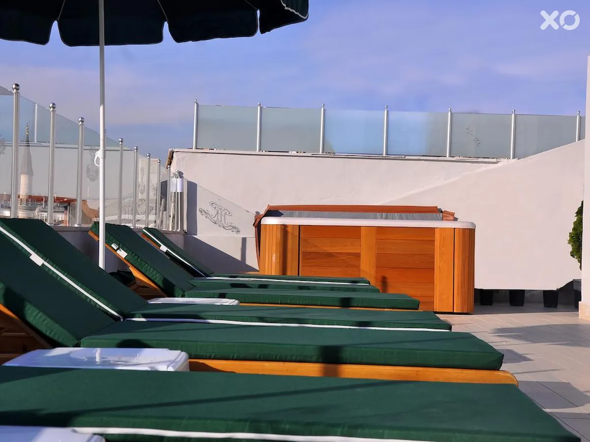 Divan-i Ali Hotel