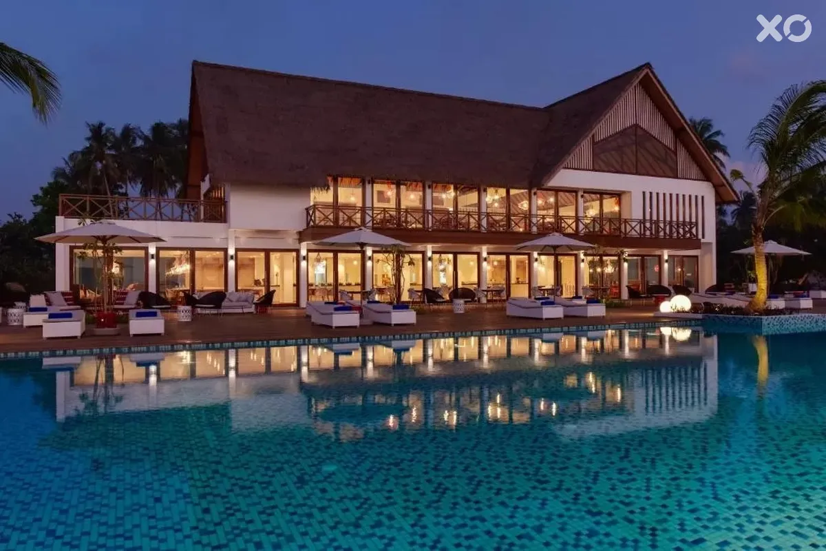 Mercure Maldives Kooddoo Resort