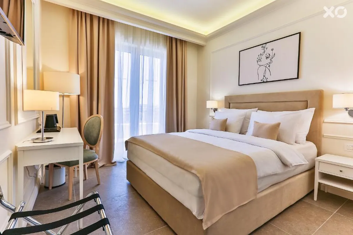 Crown Hotel