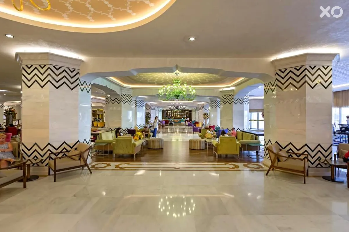 Royal Taj Mahal Hotel