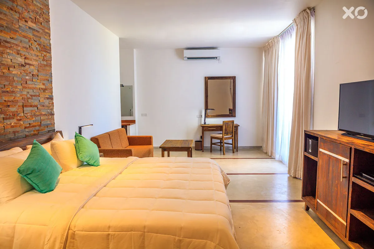 R Degrees Hotel