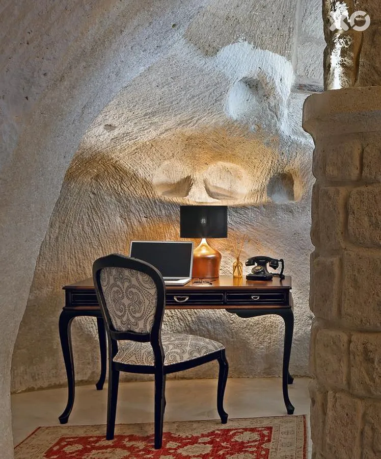 Seraphim Cave Hotel