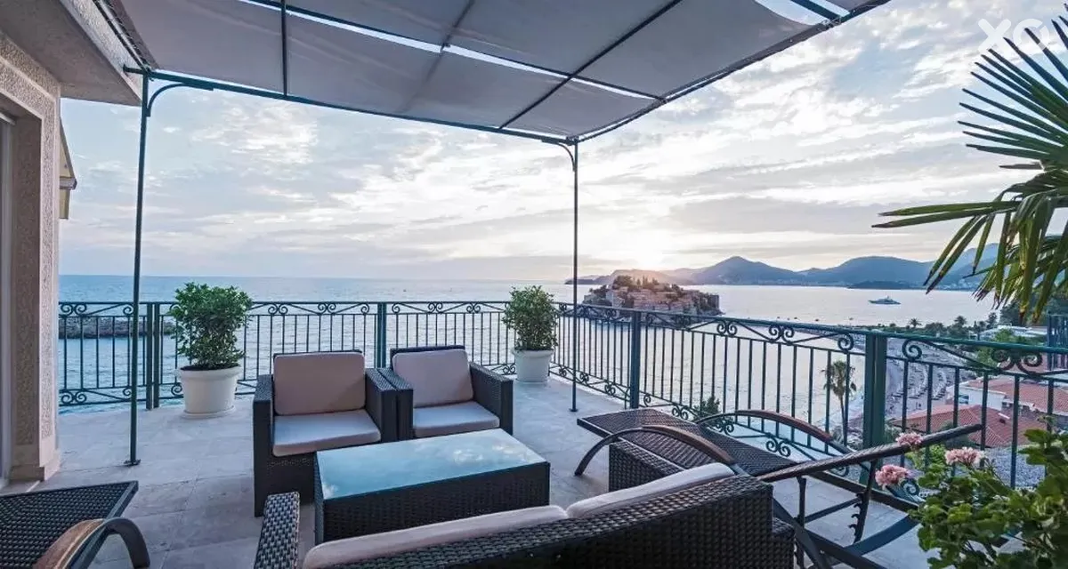 Azimut Hotel
