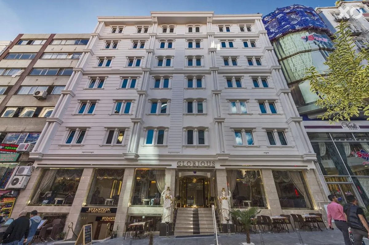 Glorious Hotel