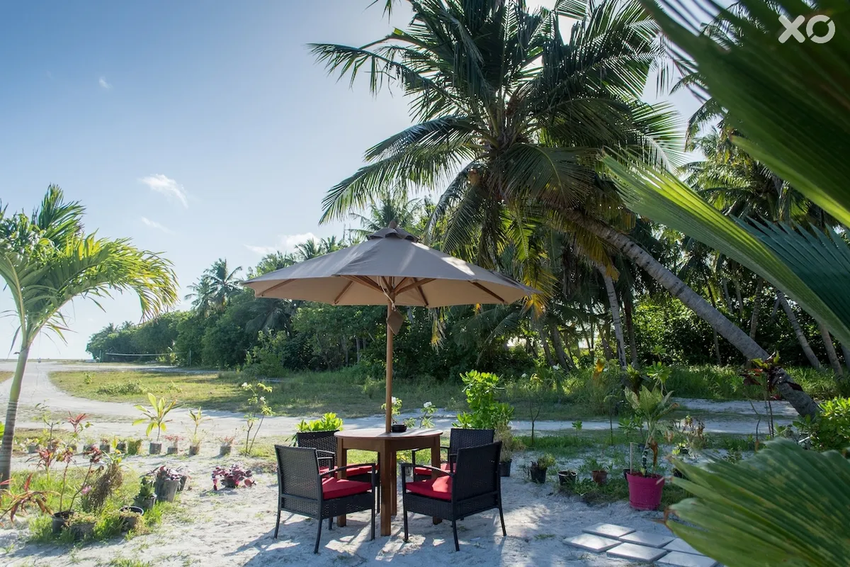 Reef Edge Thulusdhoo Guest House