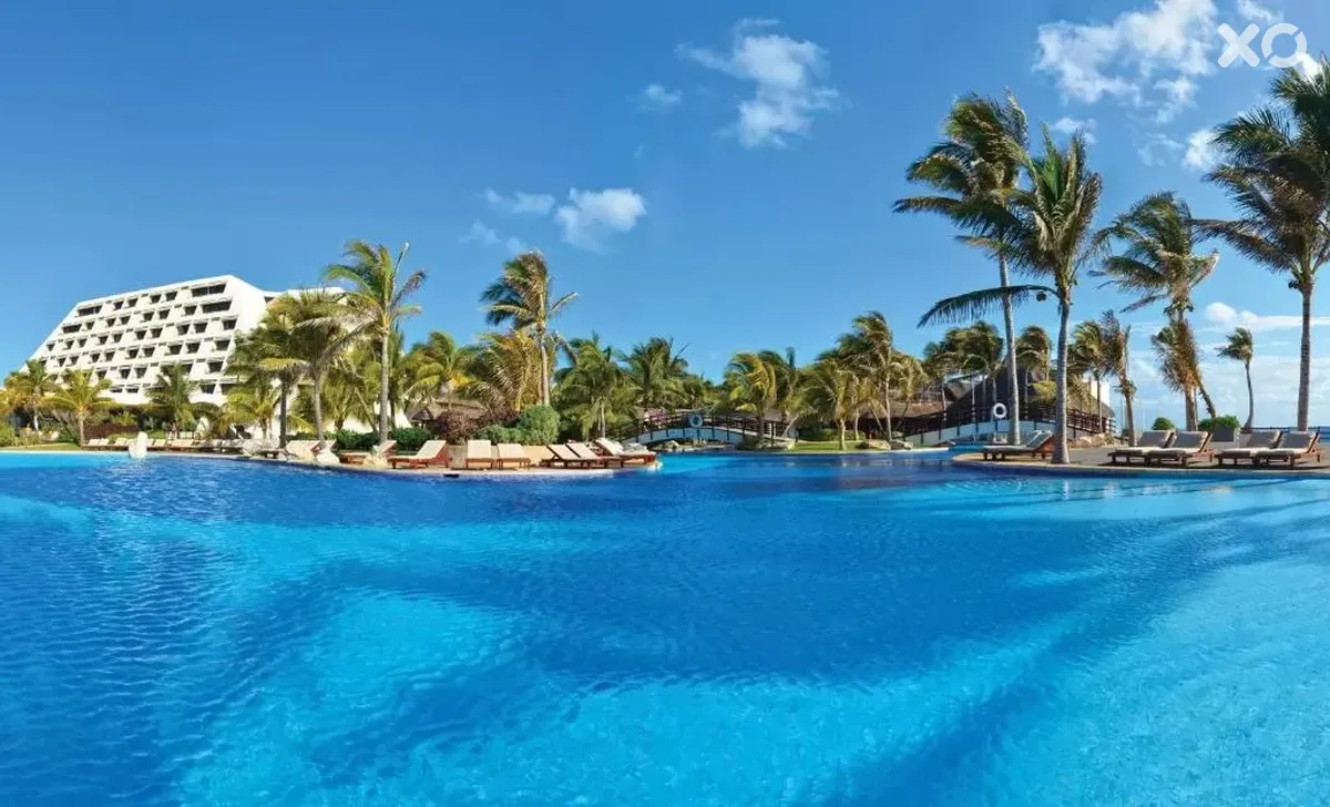 The Pyramid на Grand Oasis