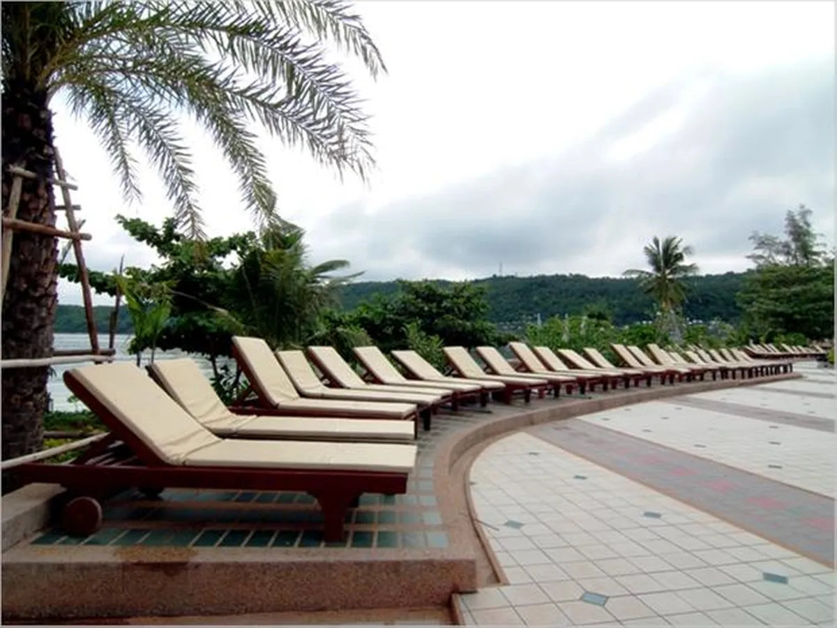 Phi Phi Island Cabana Hotel