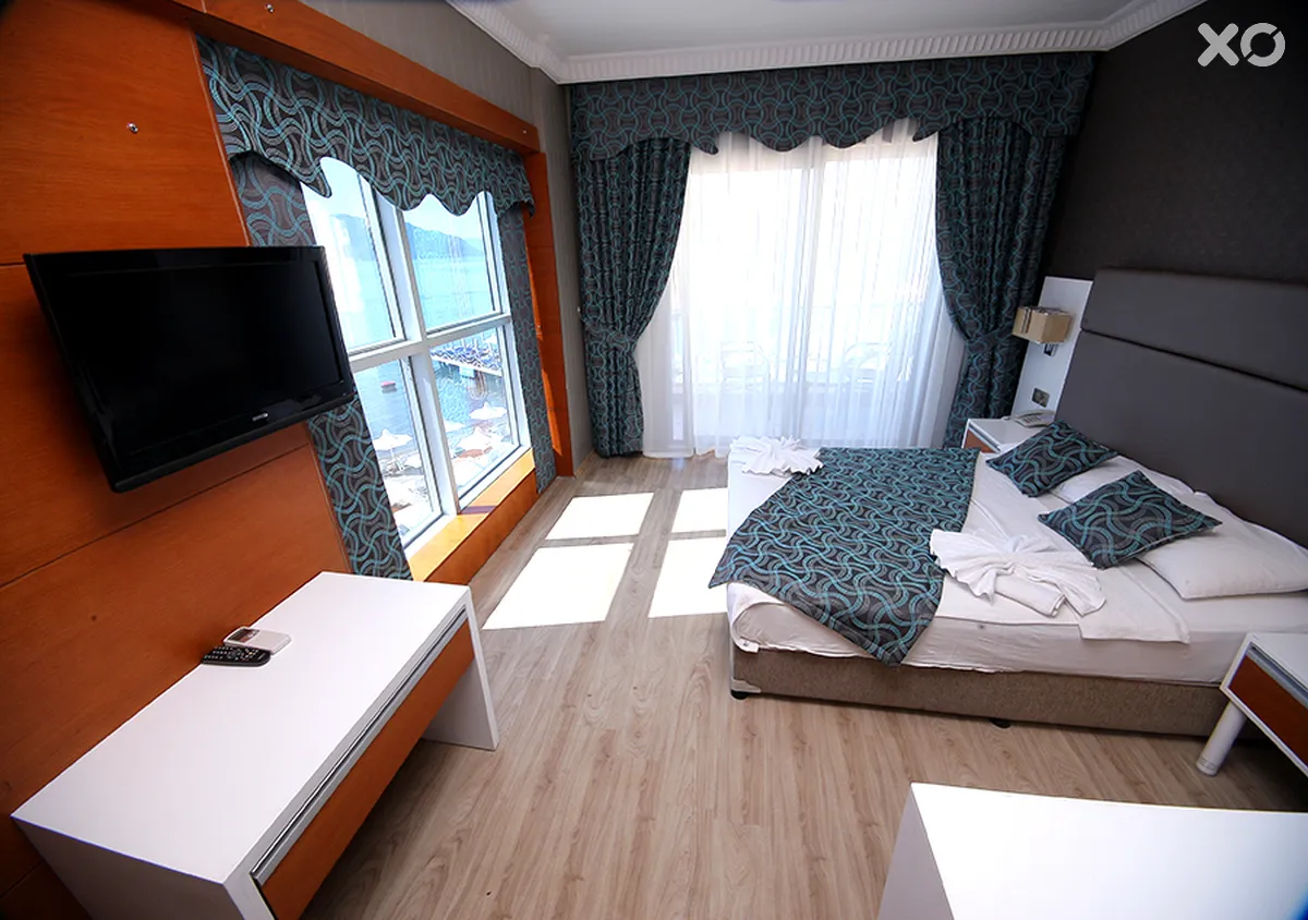 Point Beach Hotel