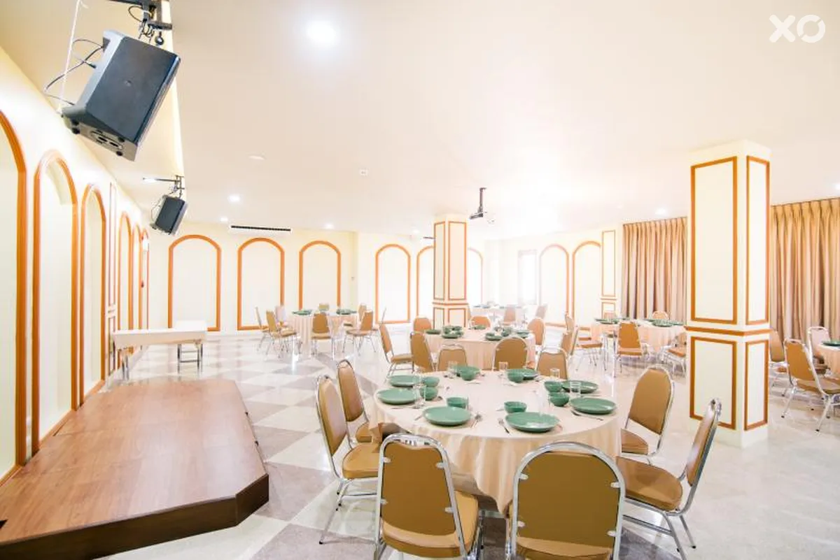 The Pineapple Hotel
