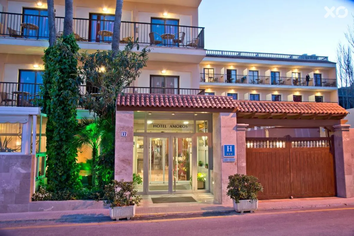 Amoros Hotel