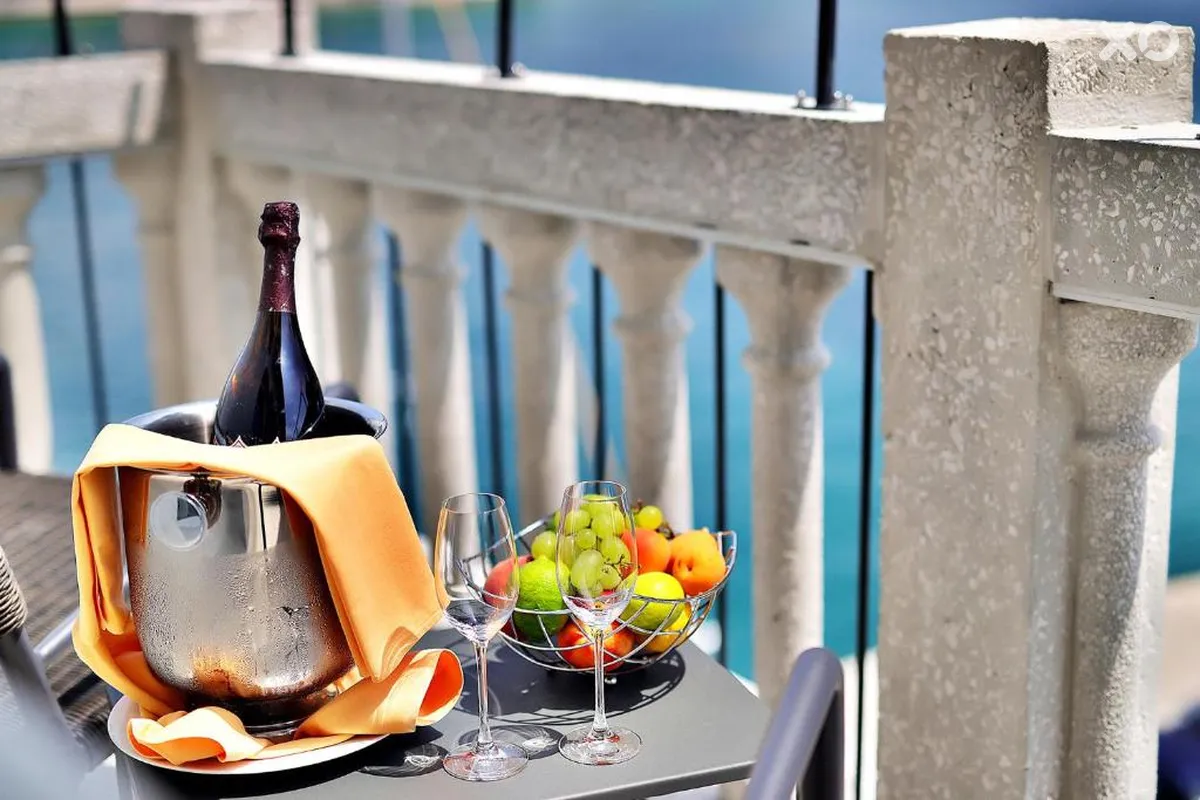 Arbiana Hotel