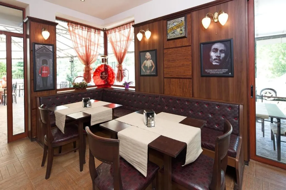 Lira Hotel