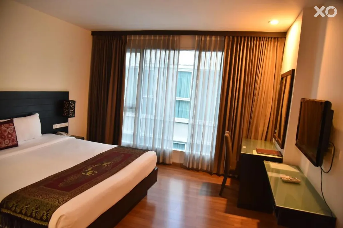 Boss Suites Nana Hotel