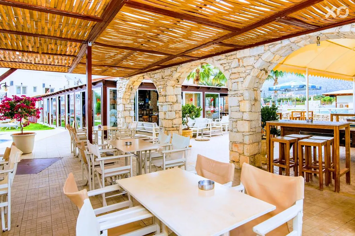 Yiannis Manos Hotel Resort