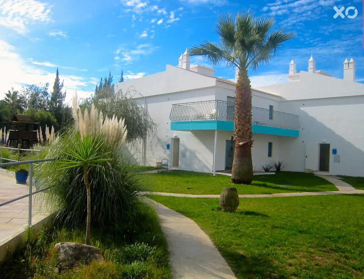 Bayside Salgados Hotel