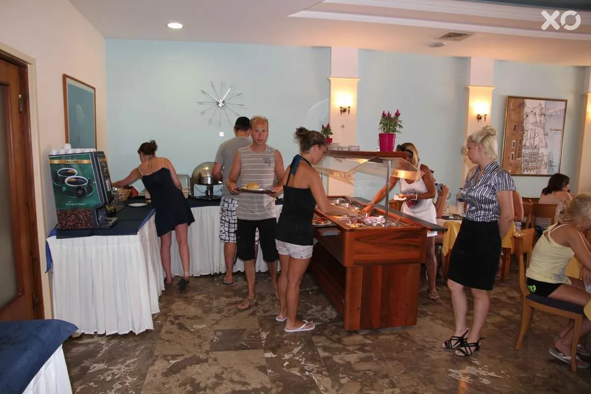 Astron Hotel