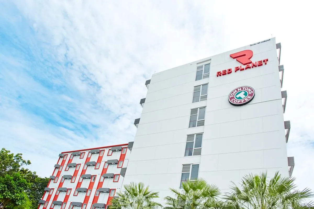 Red Planet Hotel