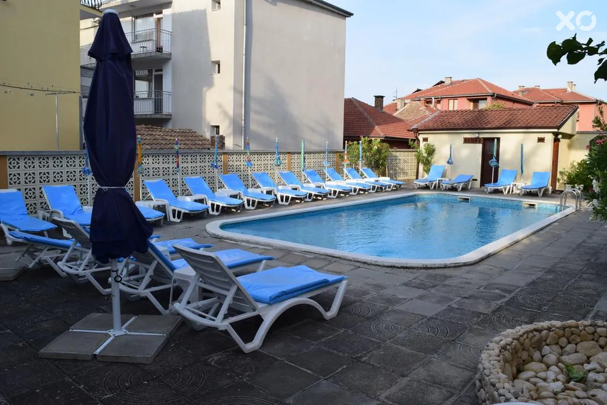Chris Hotel
