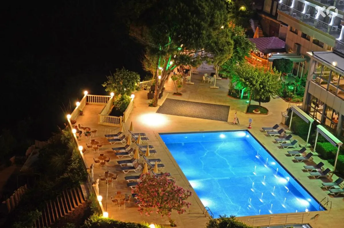 Lara Hotel