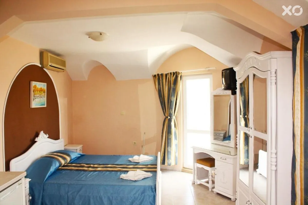 Paros II Family Hotel
