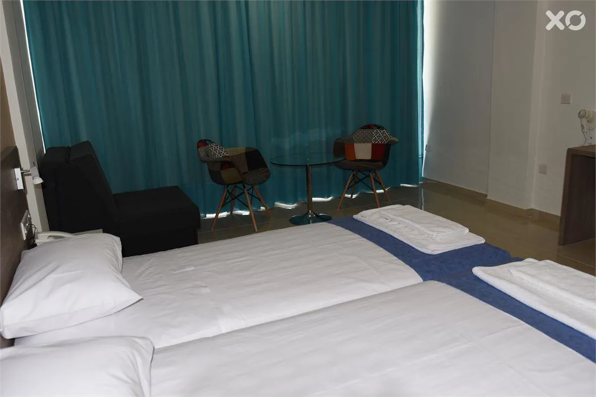 Sunny Blue Hotel