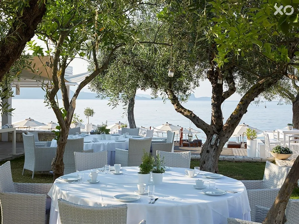 Lichnos Beach Hotel & Suites