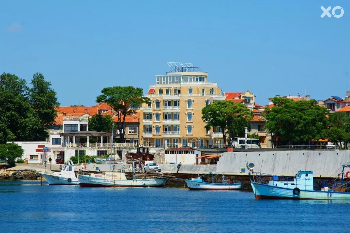 Paros