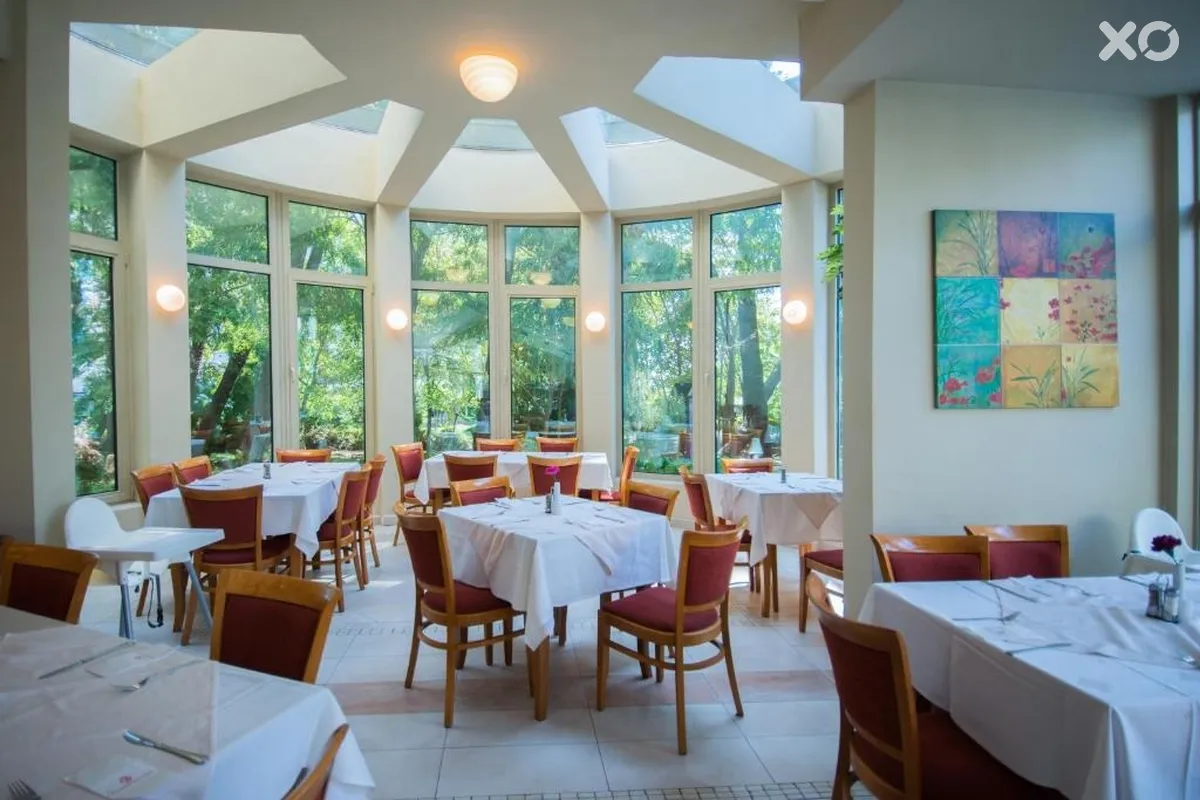 Jeravi Hotel