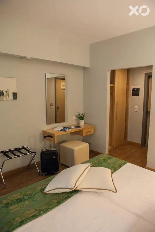 Kronos Hotel