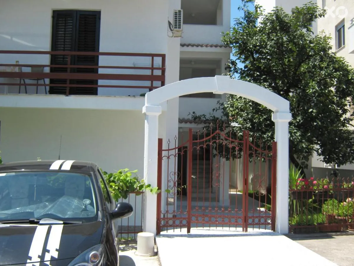 Franeta Apartments