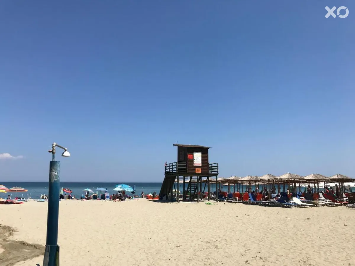 Aqua Beachfront Elegant Hotel