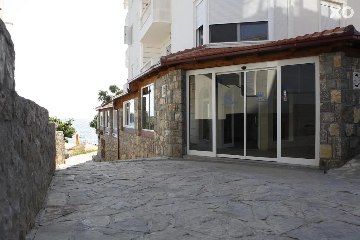 R Hotel