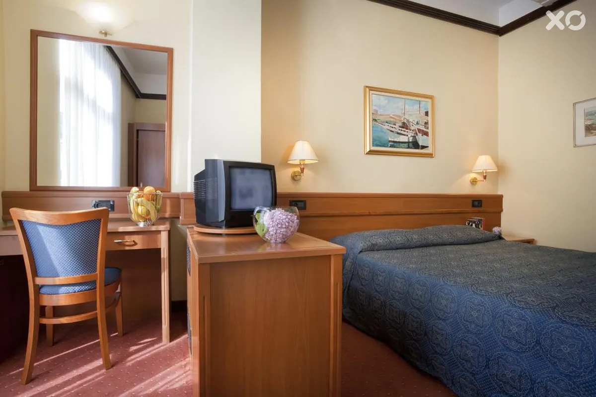 Kristal Hotel
