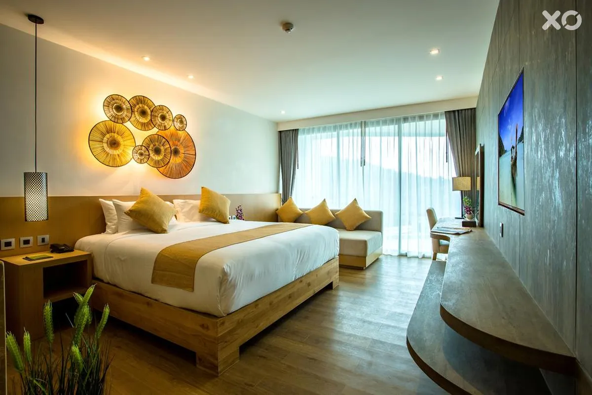 Crest Resort & Pool Villas