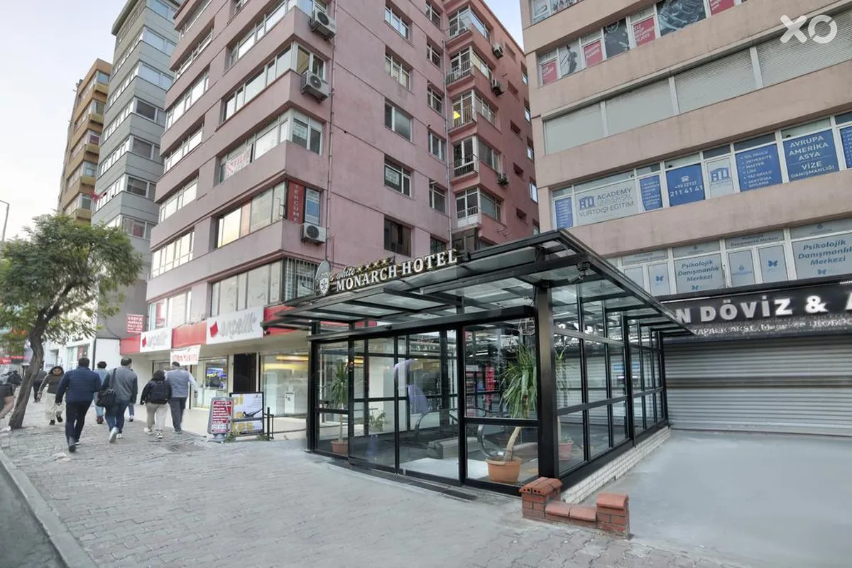 White Monarch Hotel