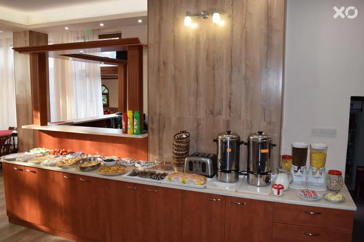 Chris Hotel