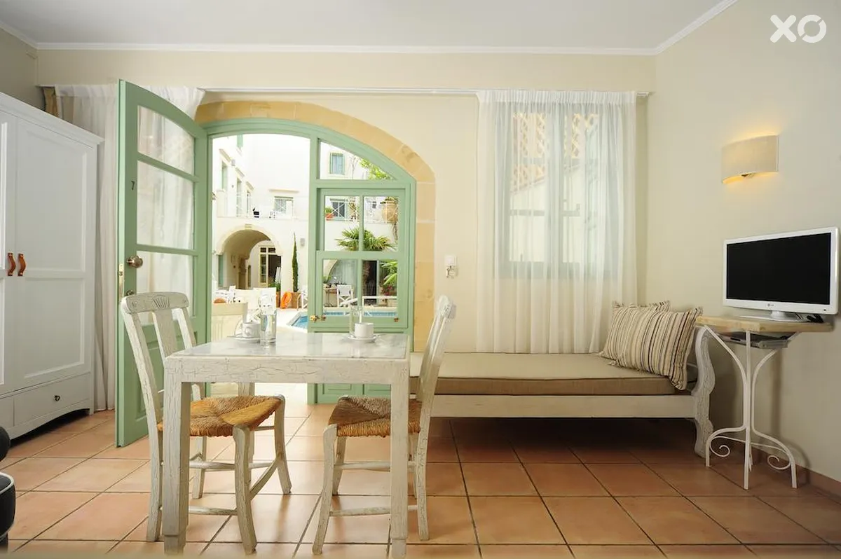 Mythos Suites Hotel