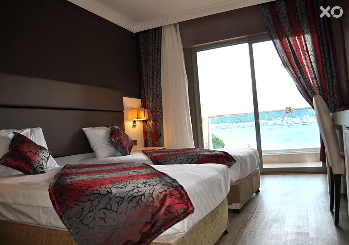 Point Beach Hotel