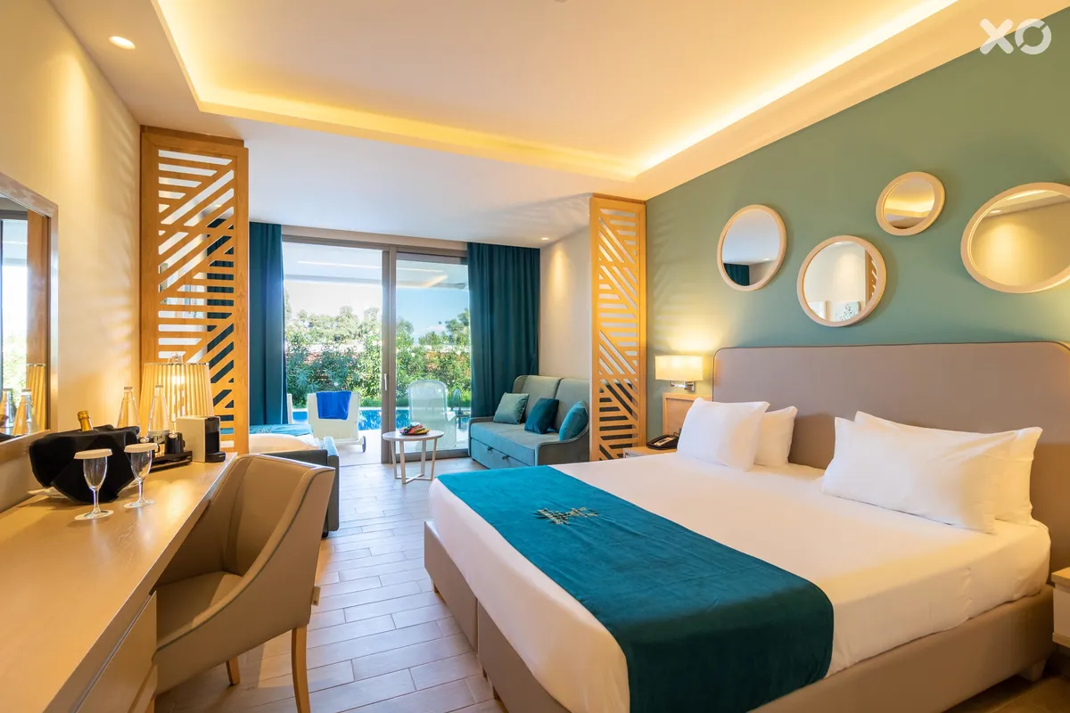 Almyros Beach Resort & Spa