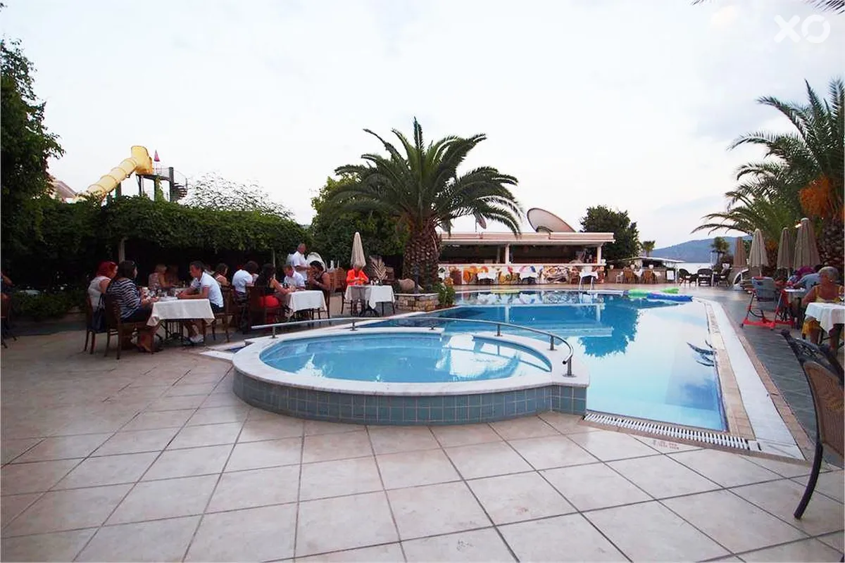Romance Hotel