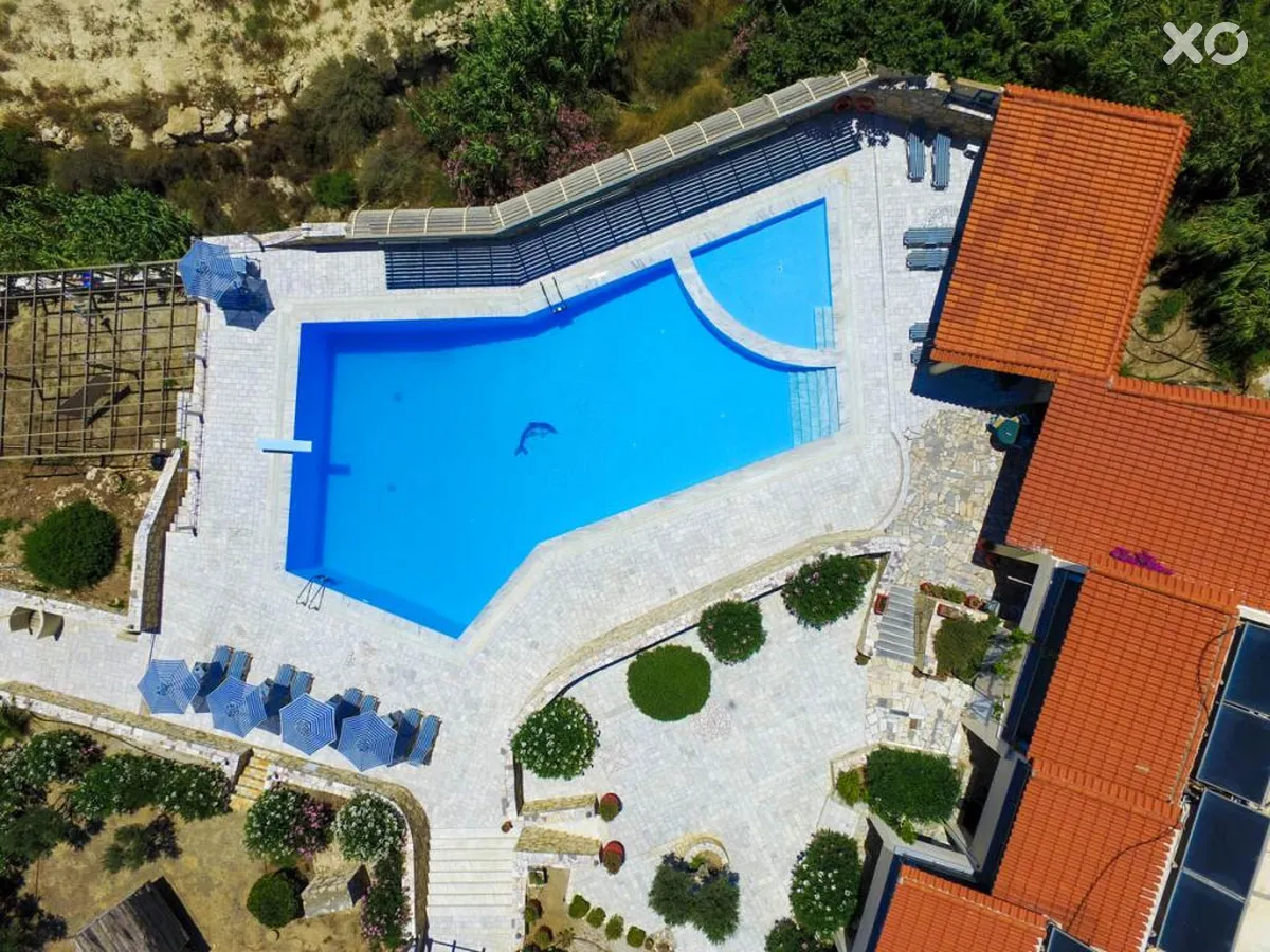 Nicolas Apartments