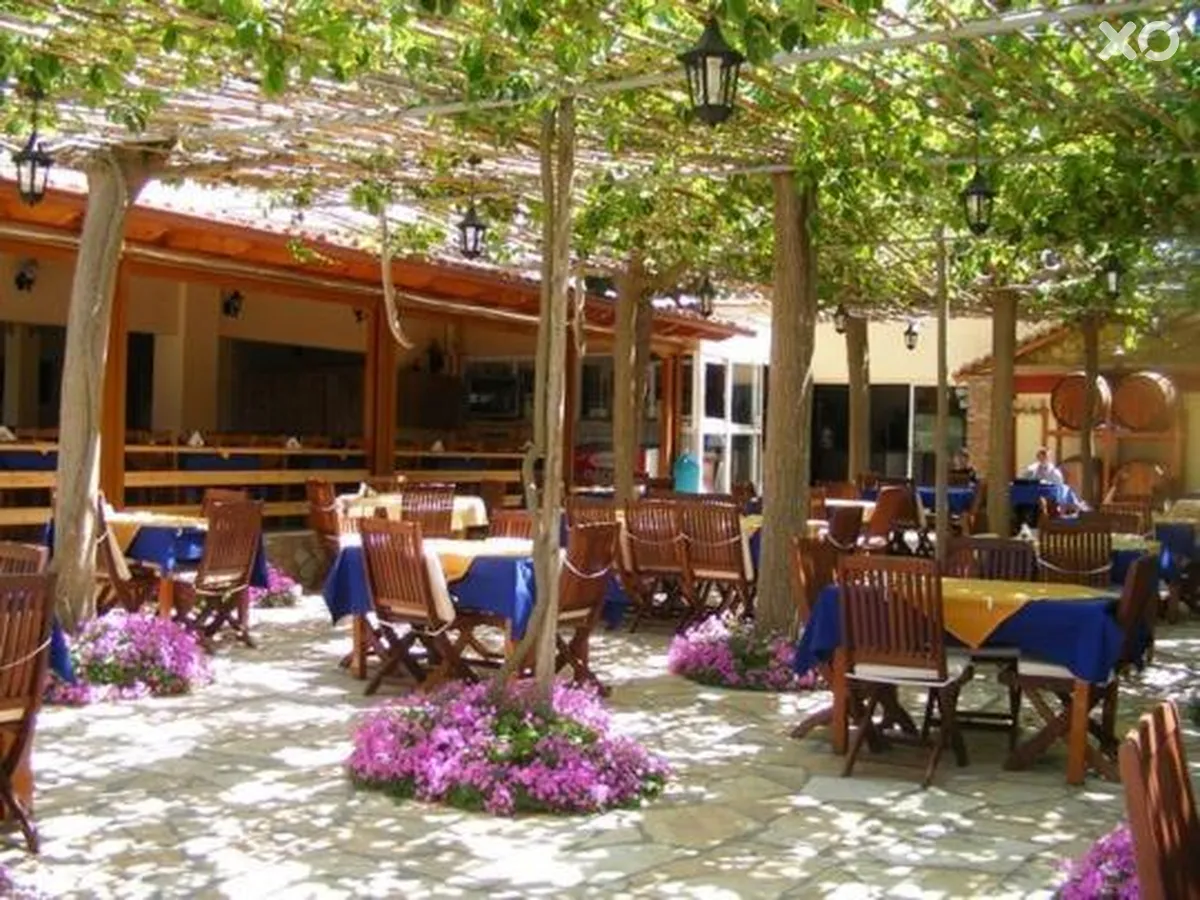 Lintzi Hotel