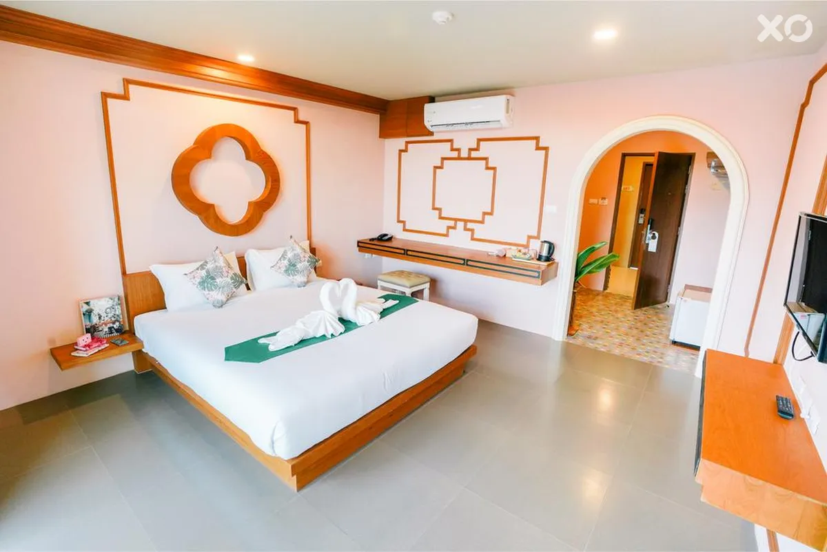 The Pineapple Hotel