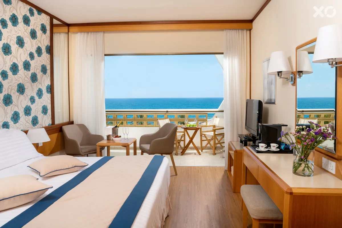 Constantinou Bros Athena Royal Beach Hotel